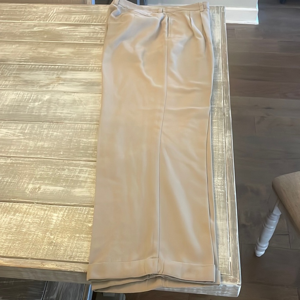 Billed golf pants